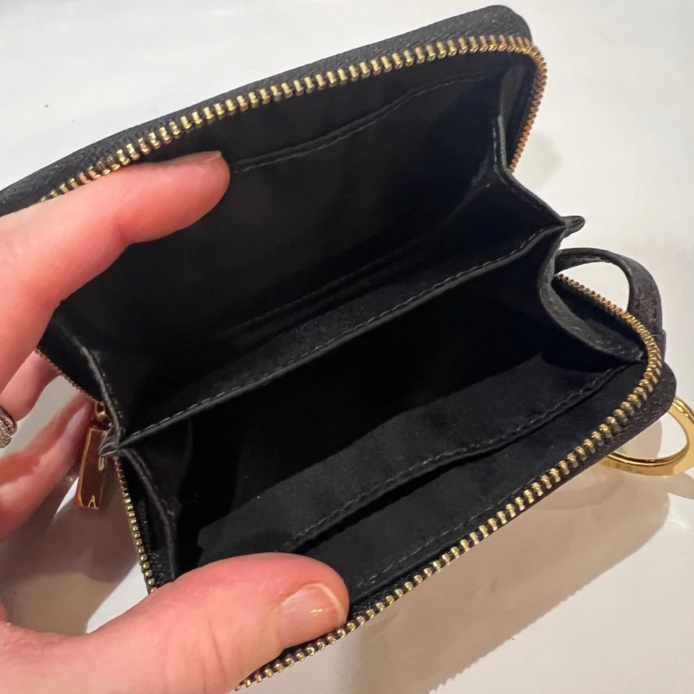 Tory Burch Black Wallet with Gold Logo - Picture 6 of 6